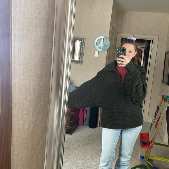 Elan Slouchy Knit Green Sweater - Picture 13 of 15